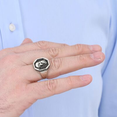 Silver Octagonal Eagle Motif Mens Ring Linear Patterned Case - 4